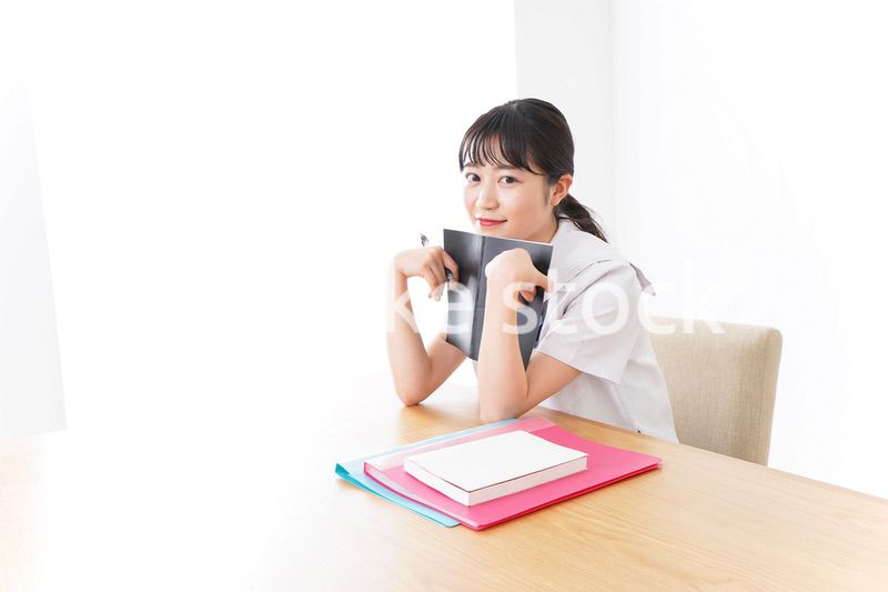 自習をする学生