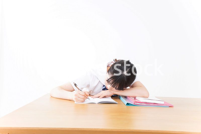 自習をする学生