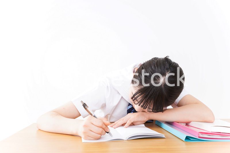 自習をする学生