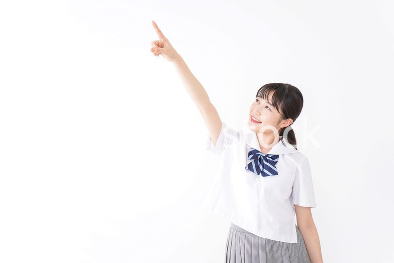 将来を指差す学生