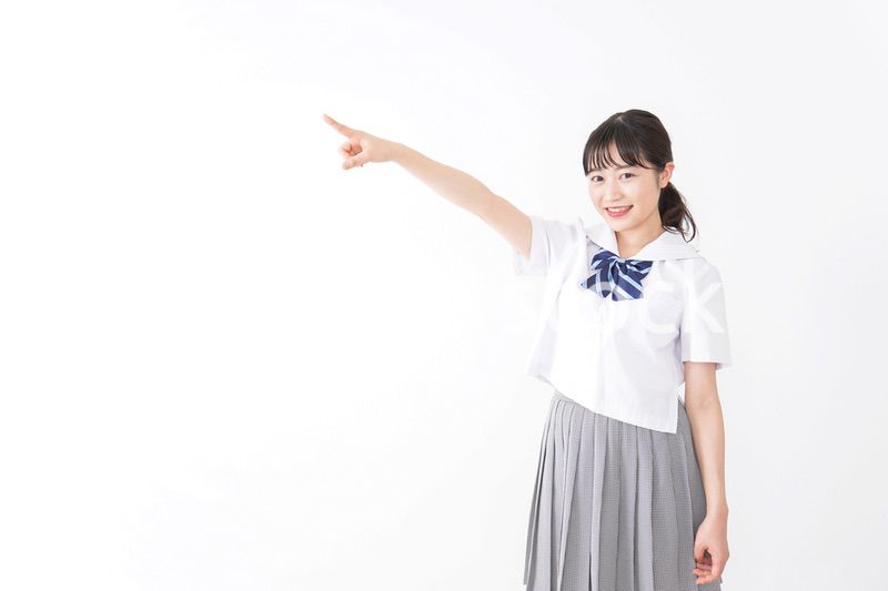 将来を指差す学生