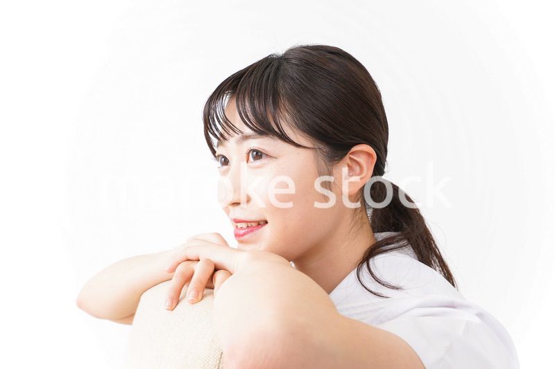 笑顔の若い学生