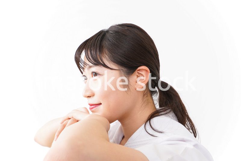 笑顔の若い学生