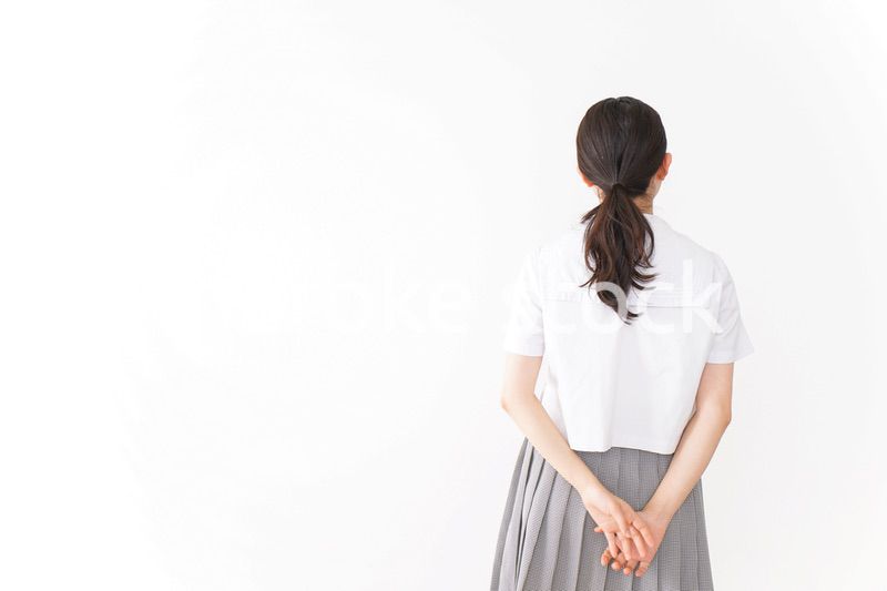 笑顔の若い学生