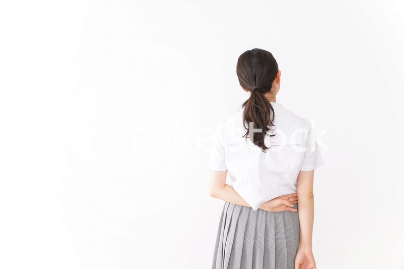 笑顔の若い学生