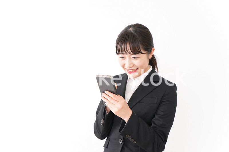 内定・合格を喜ぶ就活生