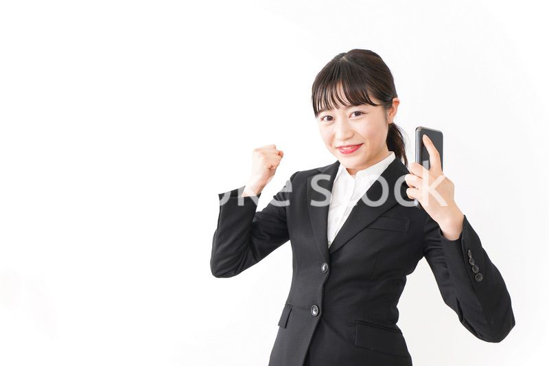 内定・合格を喜ぶ就活生