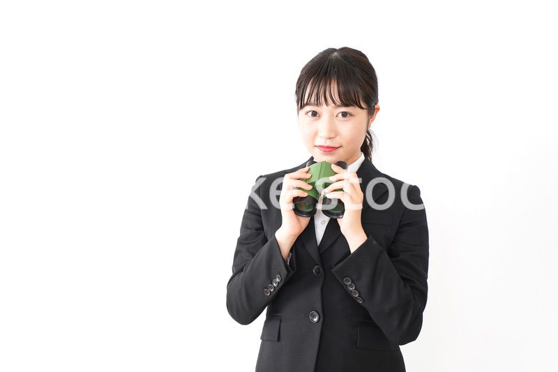 不正を見る若いビジネスウーマン