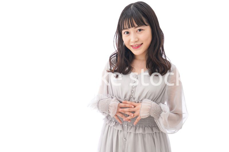 笑顔の若い女性ポートレート