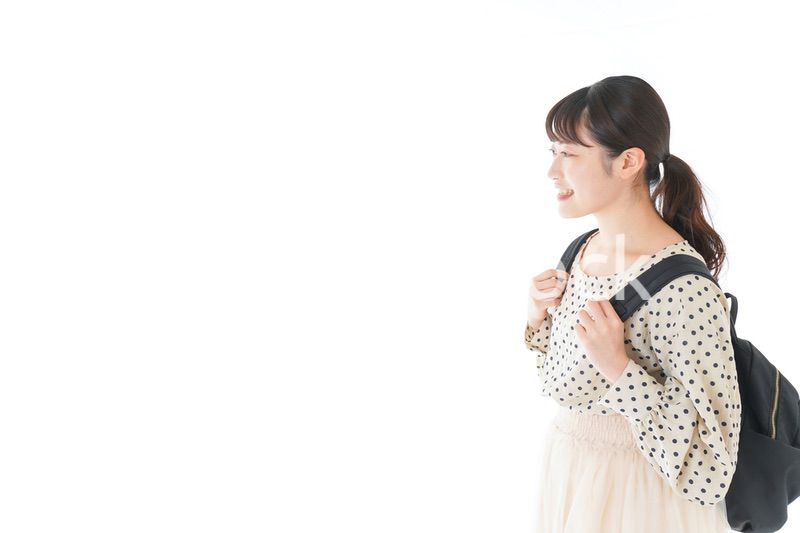 笑顔の若い女性ポートレート