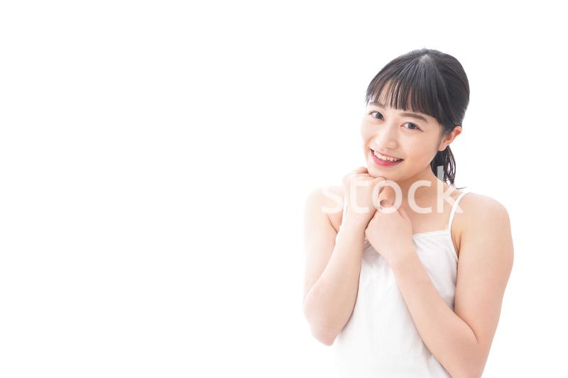 恋をする笑顔の若い女性