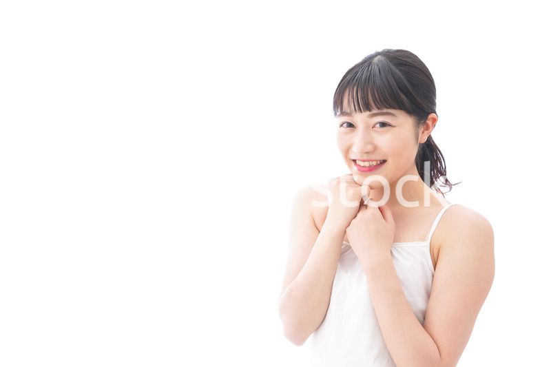 恋をする笑顔の若い女性