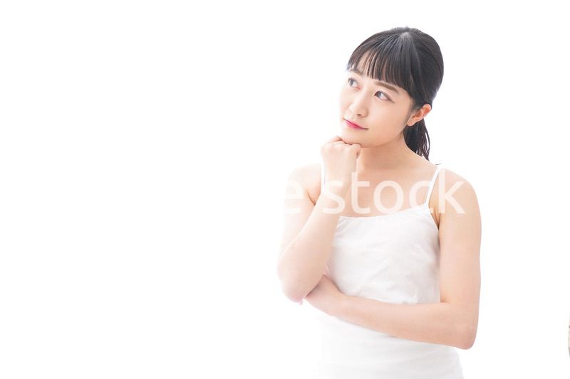 美容に悩む若い女性