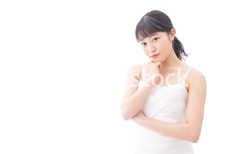 美容に悩む若い女性