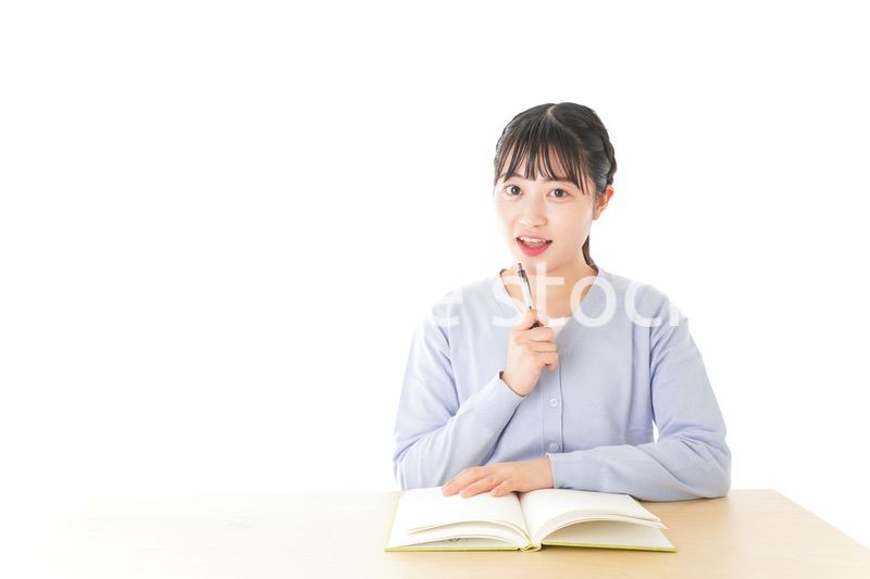 悩む若い女子学生