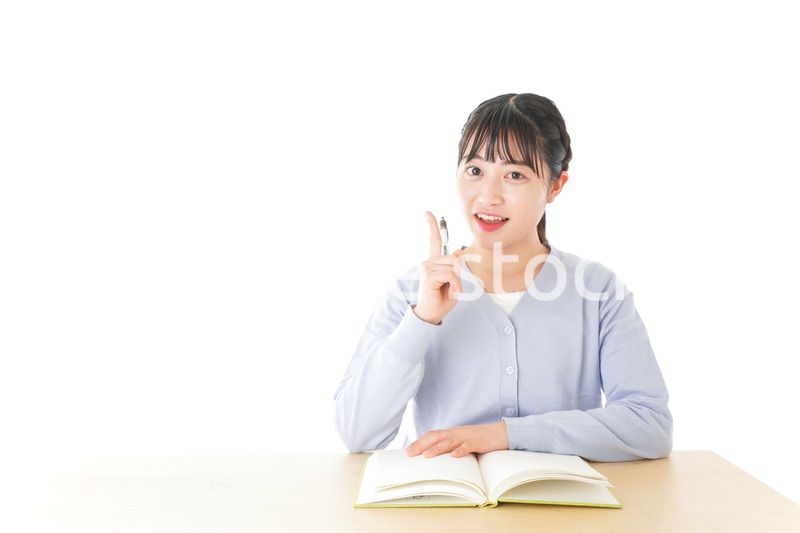 悩む若い女子学生