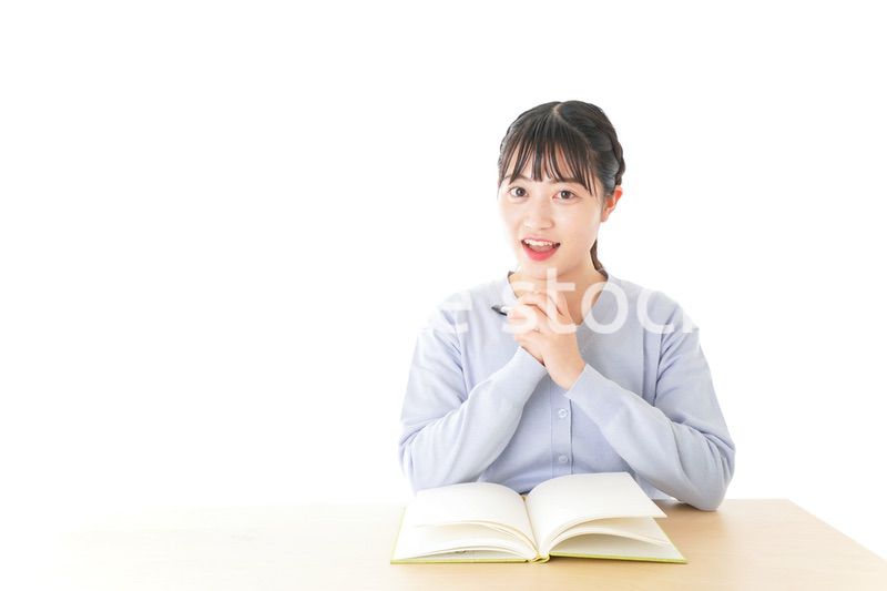 悩む若い女子学生