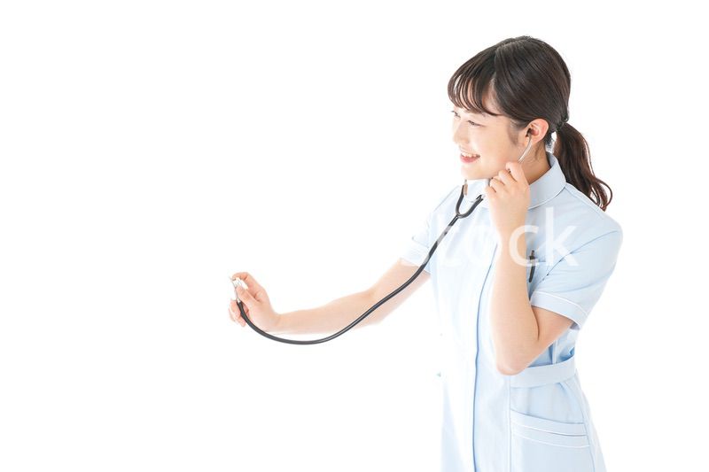 診察をするナース