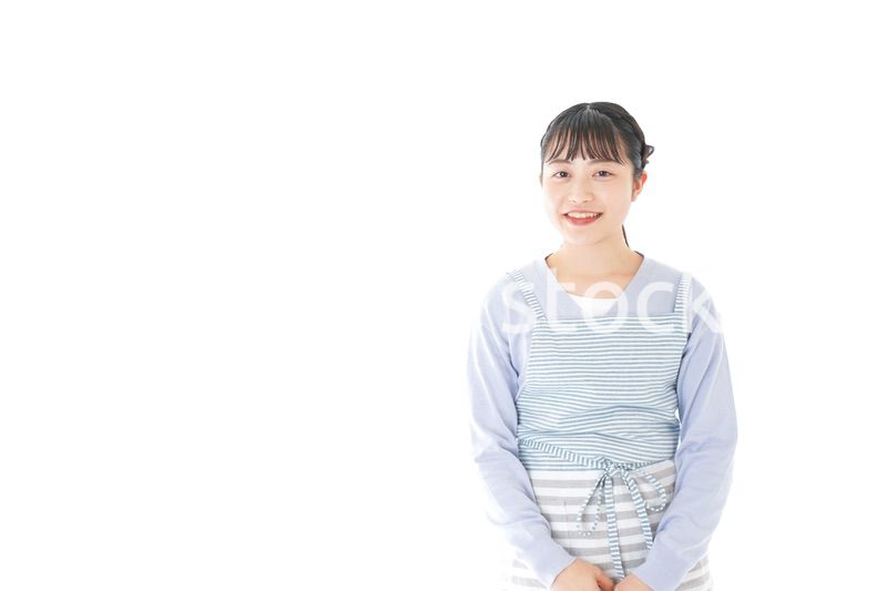 ほほえむ若い主婦