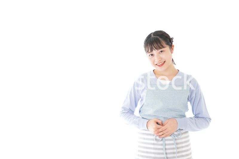 ほほえむ若い主婦