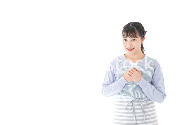 ほほえむ若い主婦