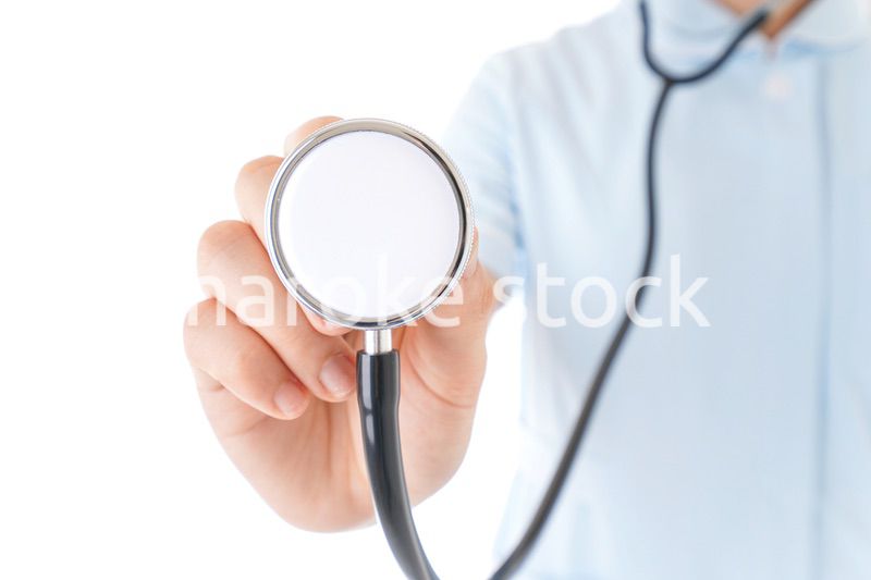 診察をするナース