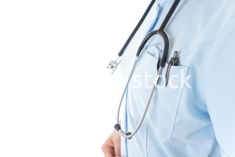 ナース服を着た若い女性看護師