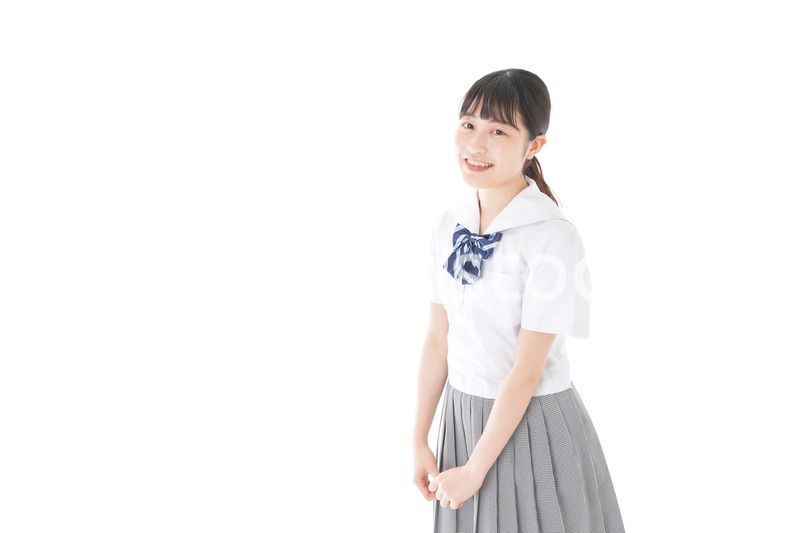 制服姿の女子学生ポートレート