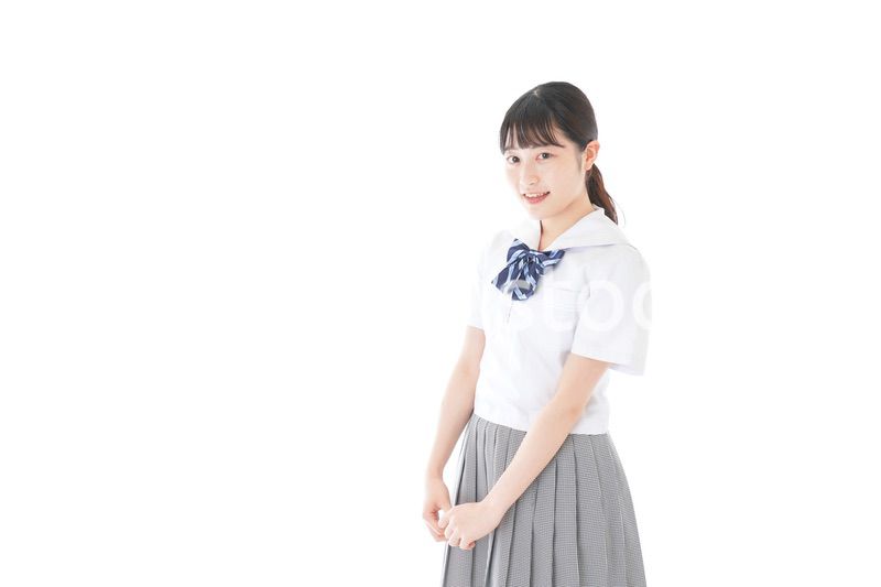制服姿の女子学生ポートレート