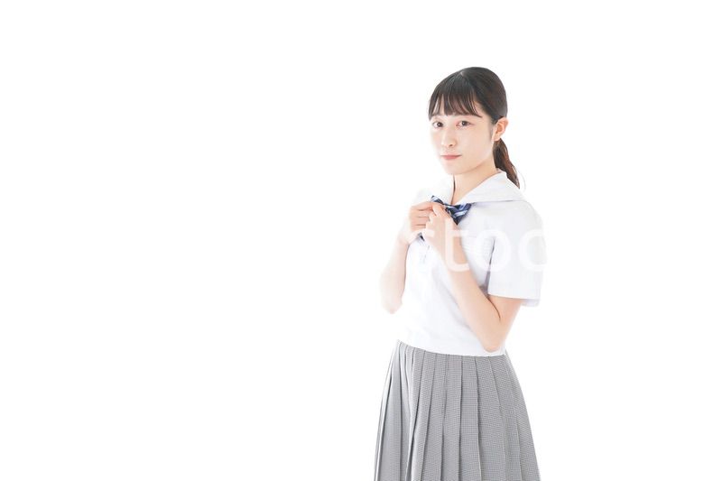 制服姿の女子学生ポートレート