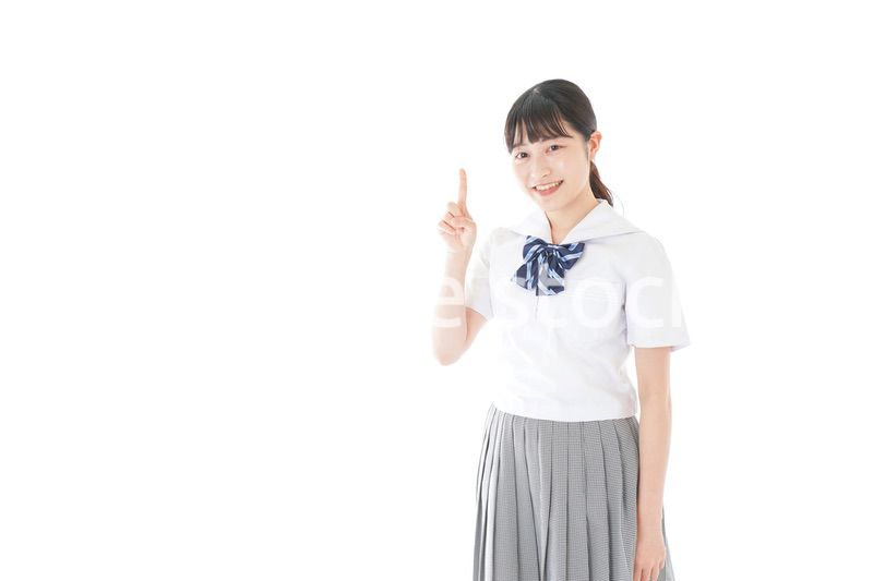 案内をする笑顔の女子学生