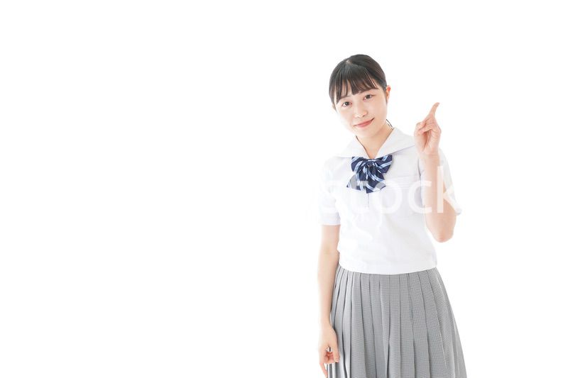 案内をする笑顔の女子学生