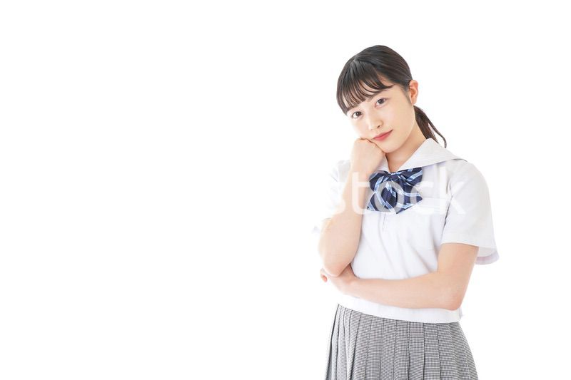 考え事をする学生