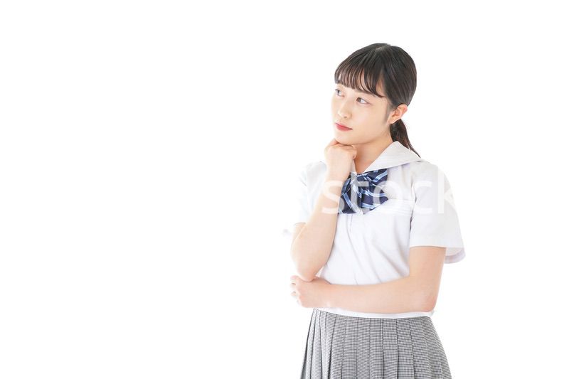 考え事をする学生