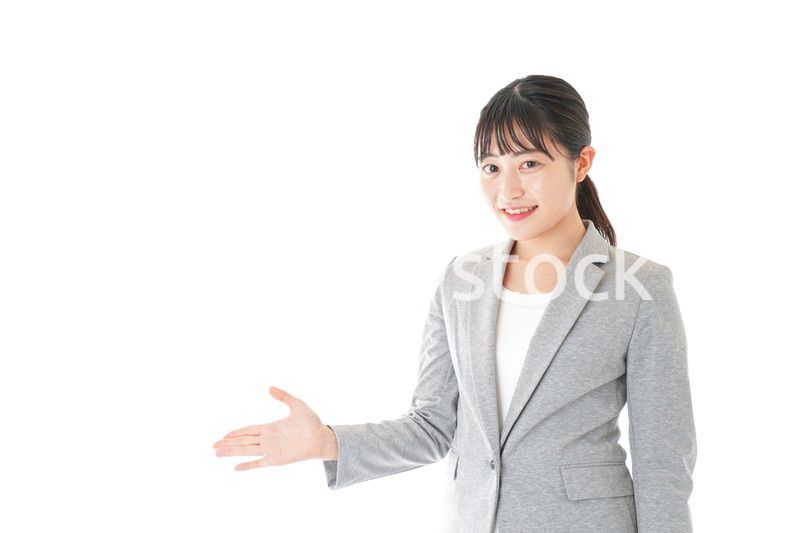 ご案内をするビジネスウーマン