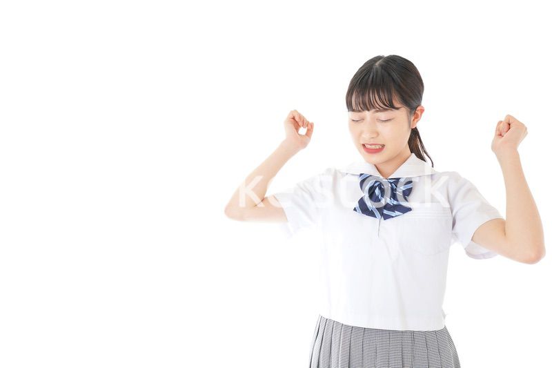 考え事をする学生