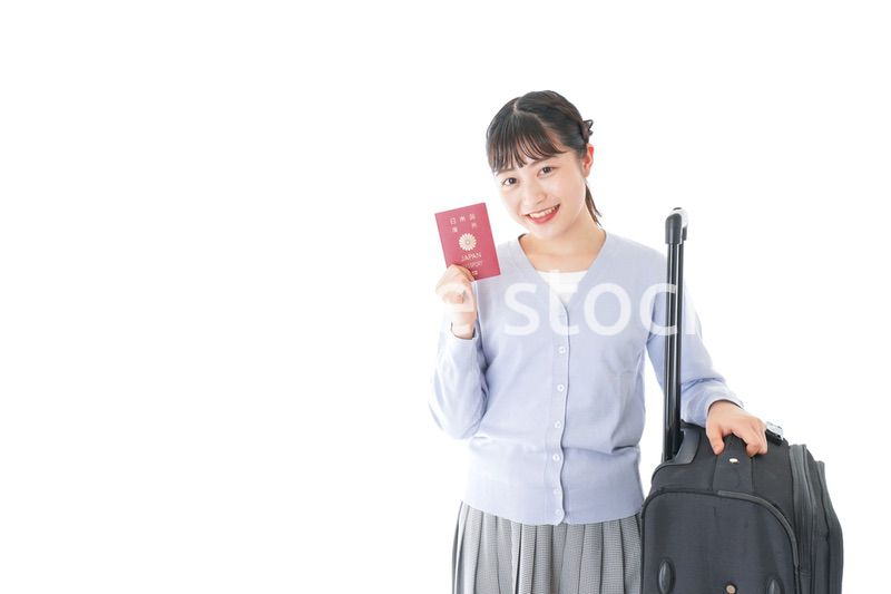 海外旅行に出かける若い女性
