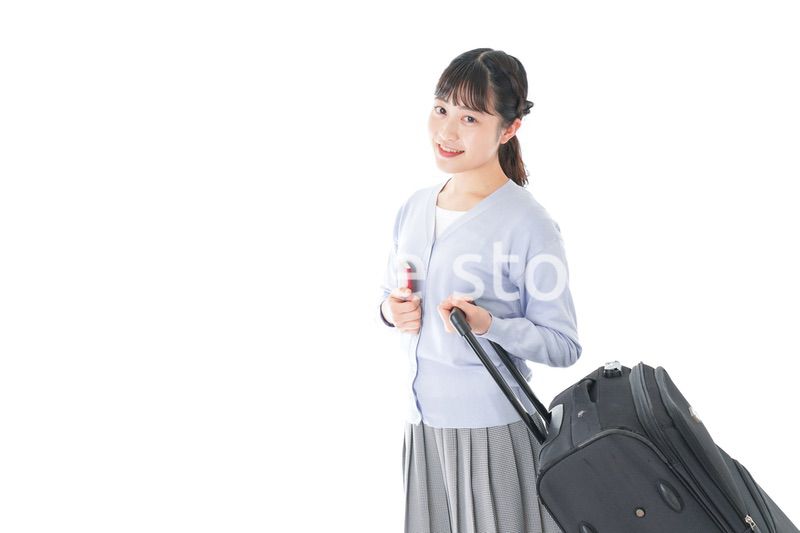 海外旅行に出かける若い女性