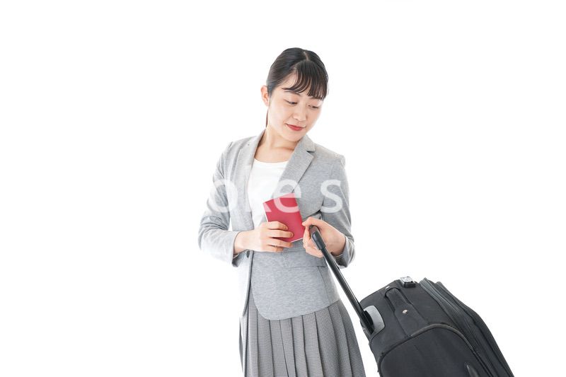海外出張に行くビジネスウーマン