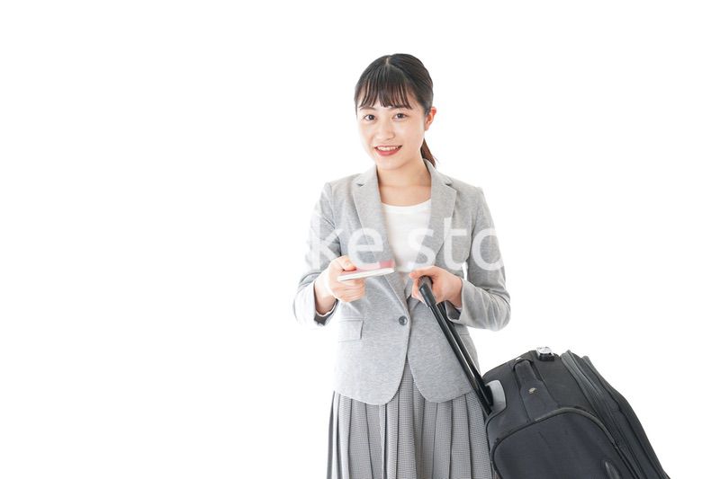 海外出張に行くビジネスウーマン