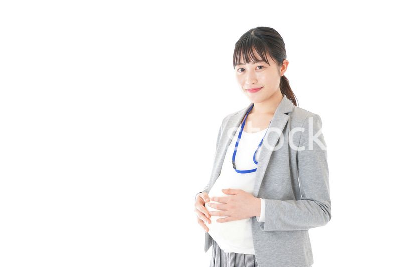 妊娠中の若いビジネスウーマン