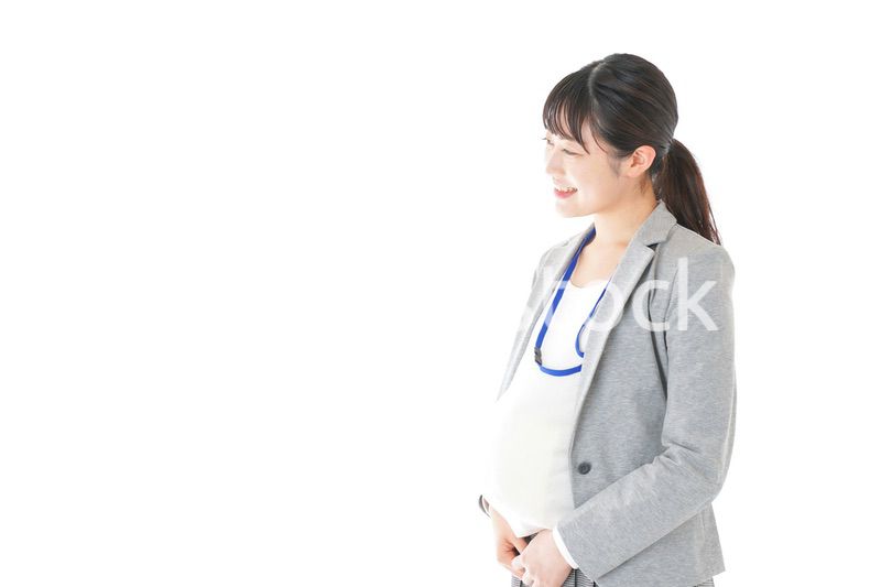 妊娠中の若いビジネスウーマン