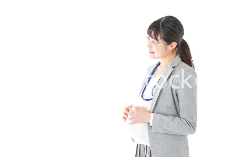 妊娠中の若いビジネスウーマン