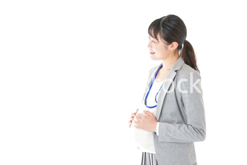 妊娠中の若いビジネスウーマン