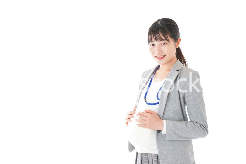 妊娠中の若いビジネスウーマン