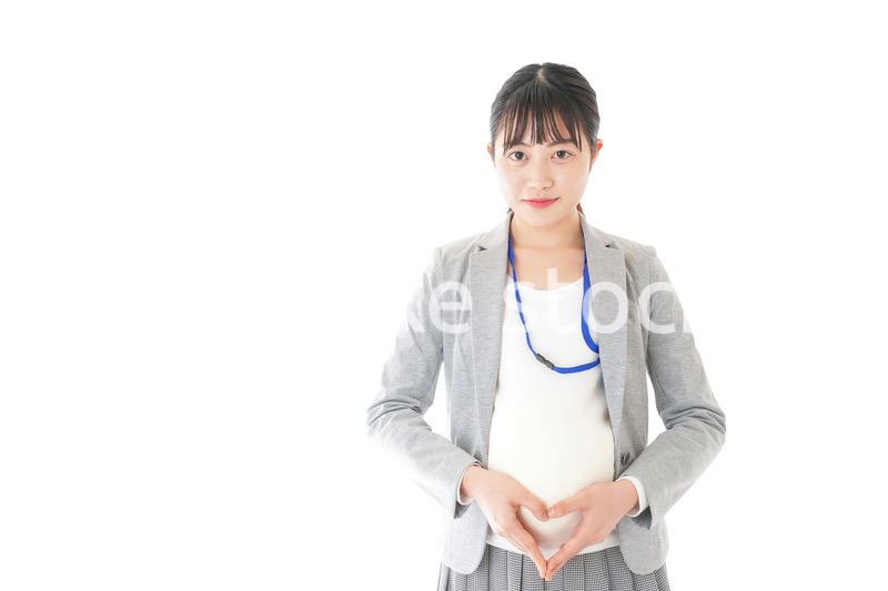 妊娠中の若いビジネスウーマン