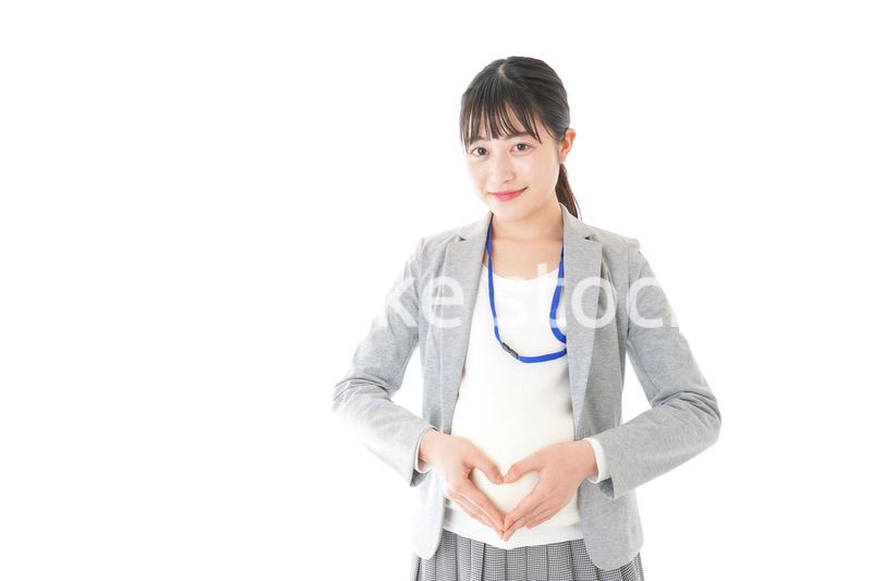 妊娠中の若いビジネスウーマン