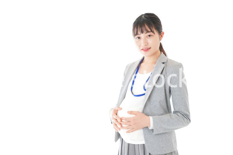妊娠中の若いビジネスウーマン