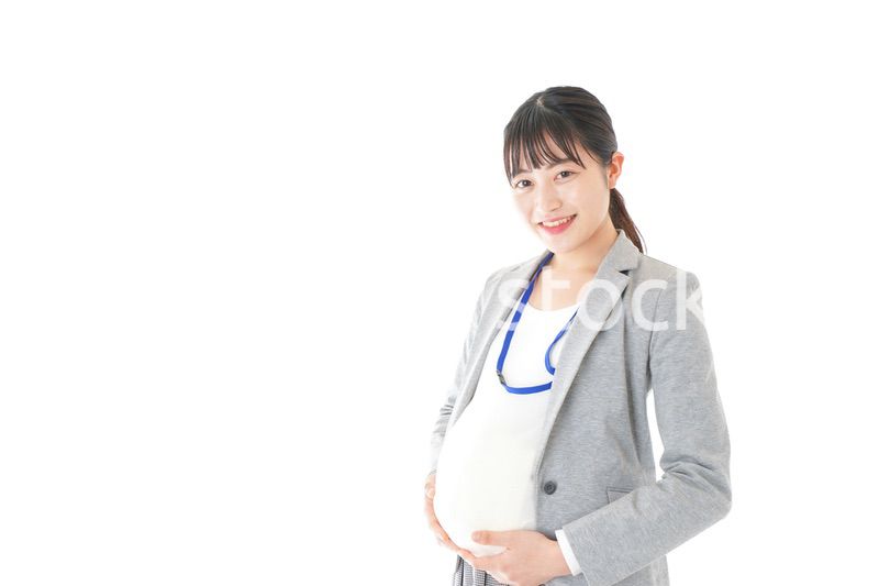 妊娠中の若いビジネスウーマン