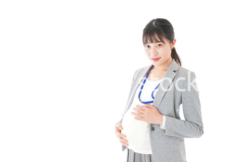 妊娠中の若いビジネスウーマン